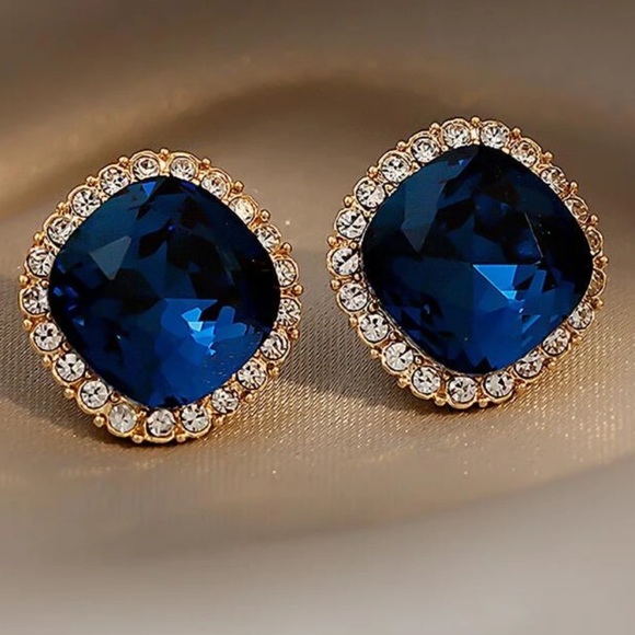New Feminine Classic Blue Gold Studs - Picture 2 of 2